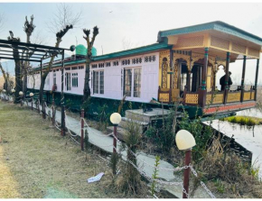 Dandoo Heritage Houseboat, Srinagar